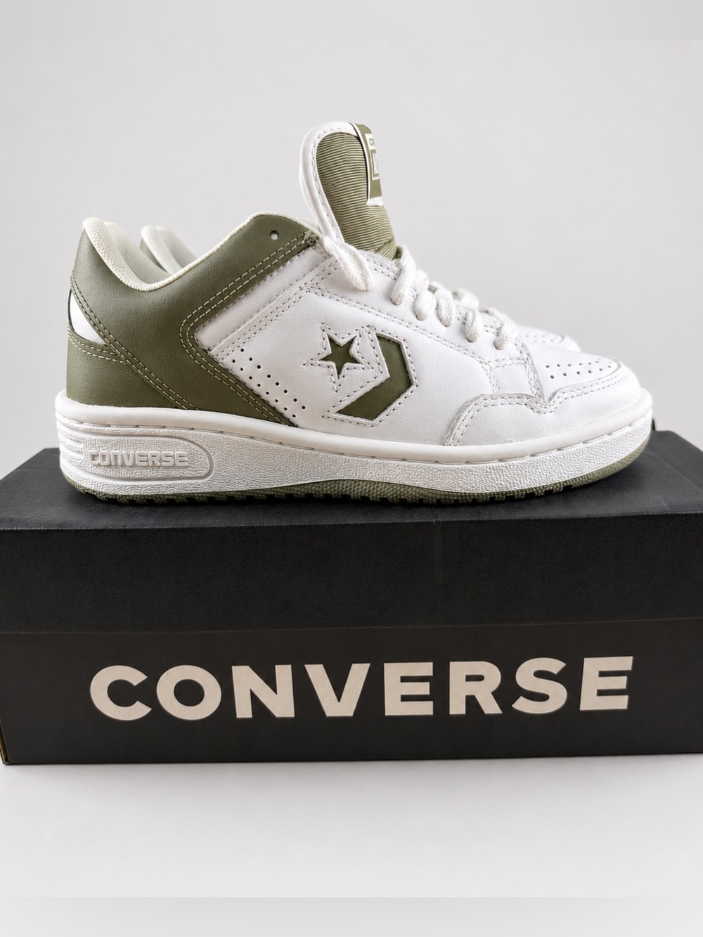 Converse Weapon Low Leather Sneakers Women’s 5.5 White Olive